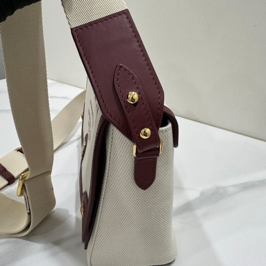 Burberry Horseferry 帆布翻蓋斜背包-12