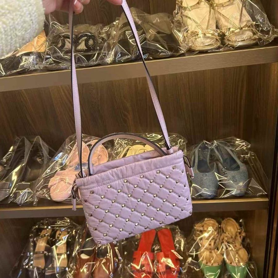 Valentino 手提包 全新有吊牌 很溫柔的顏色 原價5萬多-2