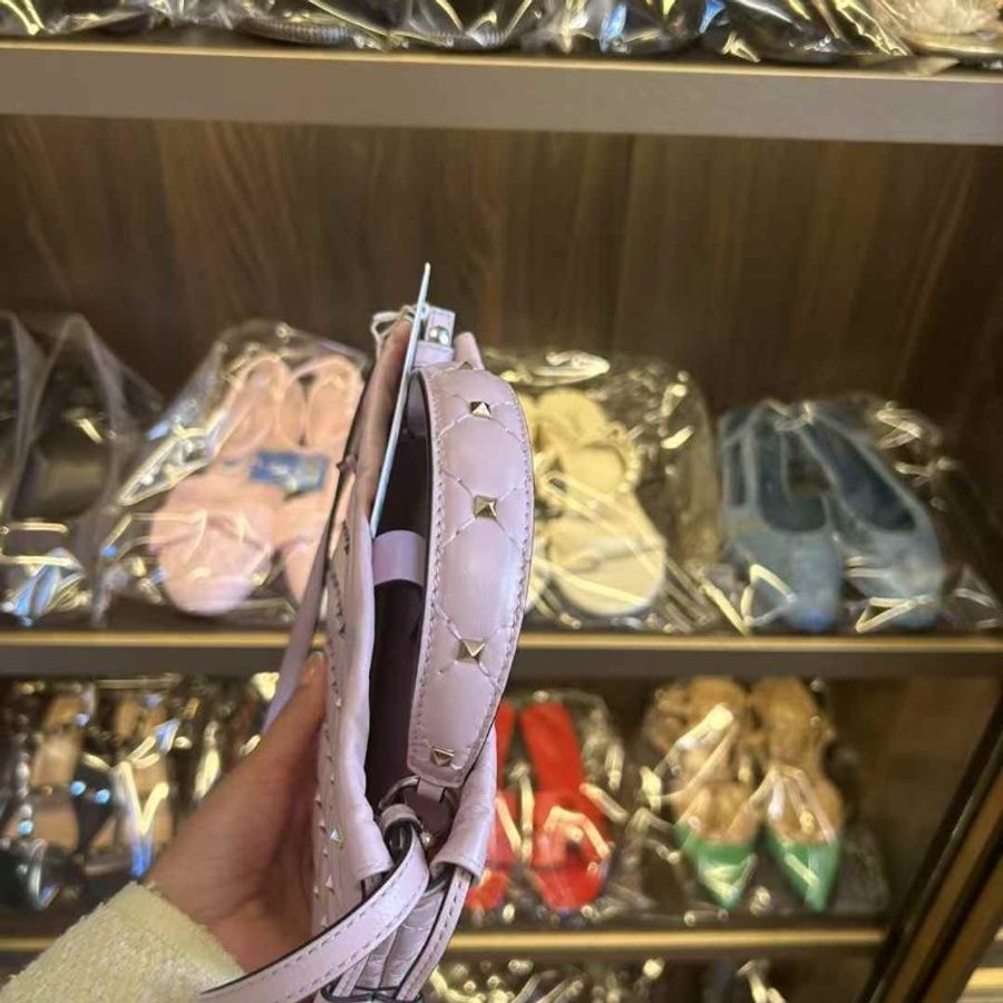 Valentino 手提包 全新有吊牌 很溫柔的顏色 原價5萬多-3