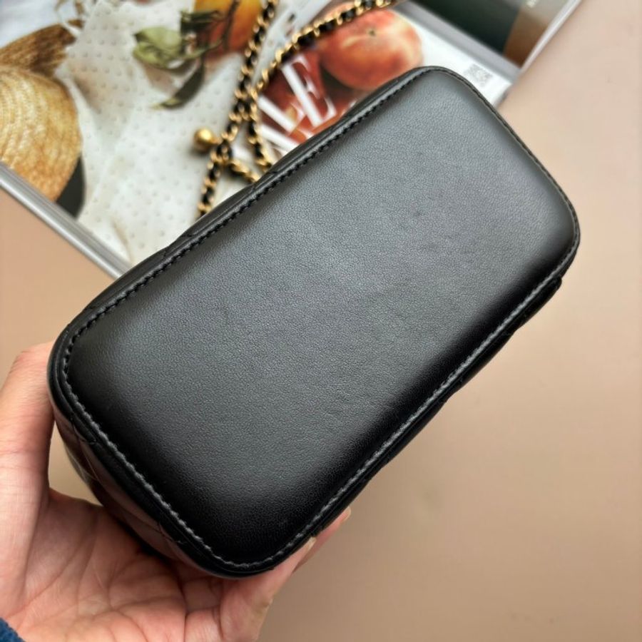 ::CHANEL:: 黑色羊皮金雙C核桃金球 化妝鍊包 斜背肩背包-15