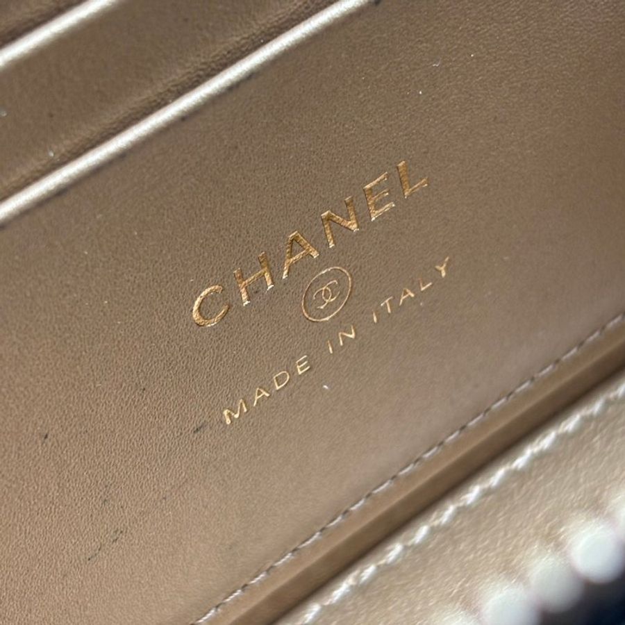 ::CHANEL:: 黑色羊皮金雙C核桃金球 化妝鍊包 斜背肩背包-32