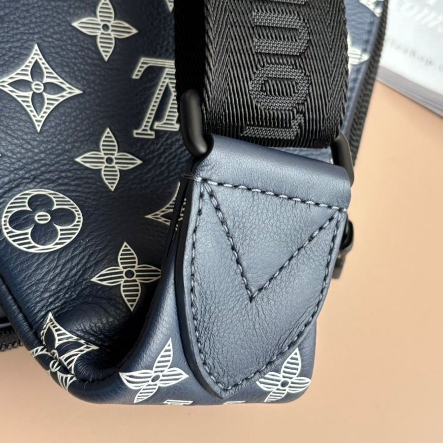 ::LOUIS VUITTON:: LV M24751 Duo Slingbag 藍色牛皮白壓紋胸口包-12