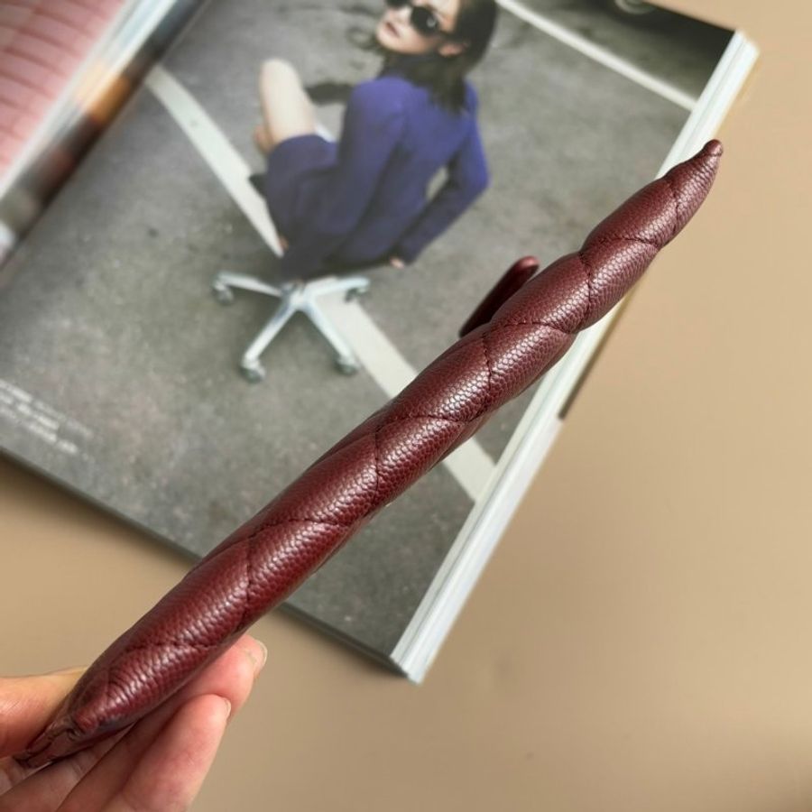 ::CHANEL::香奈兒 A84107 勃根地紅牛皮金雙C一字拉鍊扁型長夾 錢包色皮革卡片零錢包-6