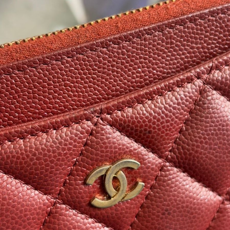 ::CHANEL::香奈兒 A84107 勃根地紅牛皮金雙C一字拉鍊扁型長夾 錢包色皮革卡片零錢包-22