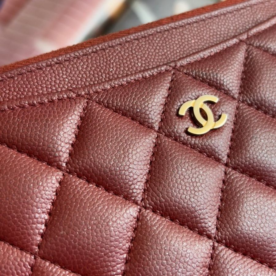 ::CHANEL::香奈兒 A84107 勃根地紅牛皮金雙C一字拉鍊扁型長夾 錢包色皮革卡片零錢包-25