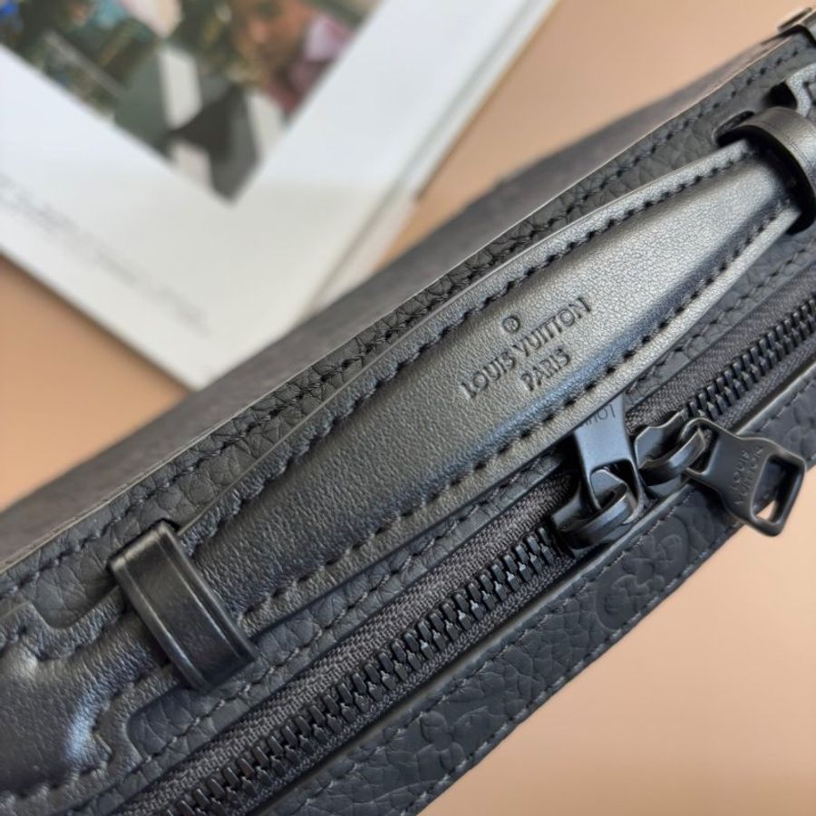 ::LOUIS VUITTON:: LV M59163 HandleSoftTrunk黑壓紋箱型手提斜背包-2