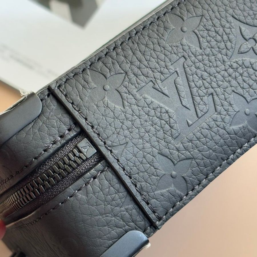 ::LOUIS VUITTON:: LV M59163 HandleSoftTrunk黑壓紋箱型手提斜背包-12