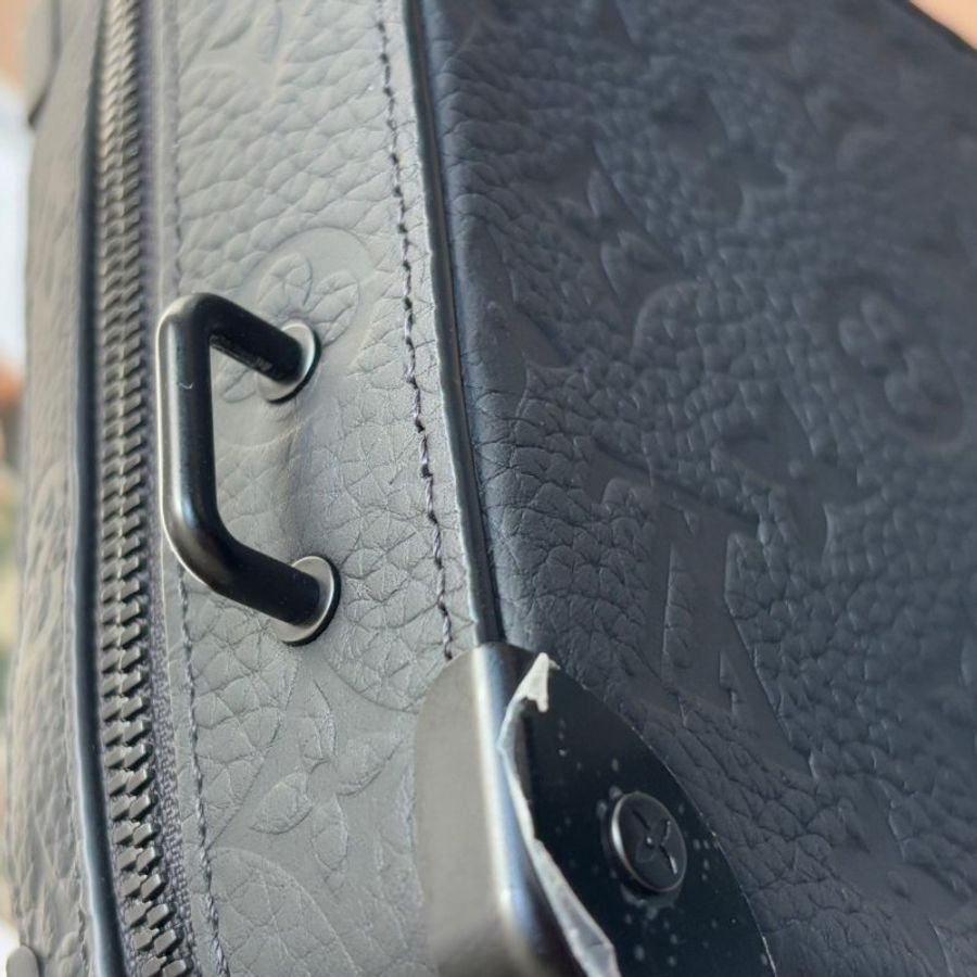 ::LOUIS VUITTON:: LV M59163 HandleSoftTrunk黑壓紋箱型手提斜背包-30