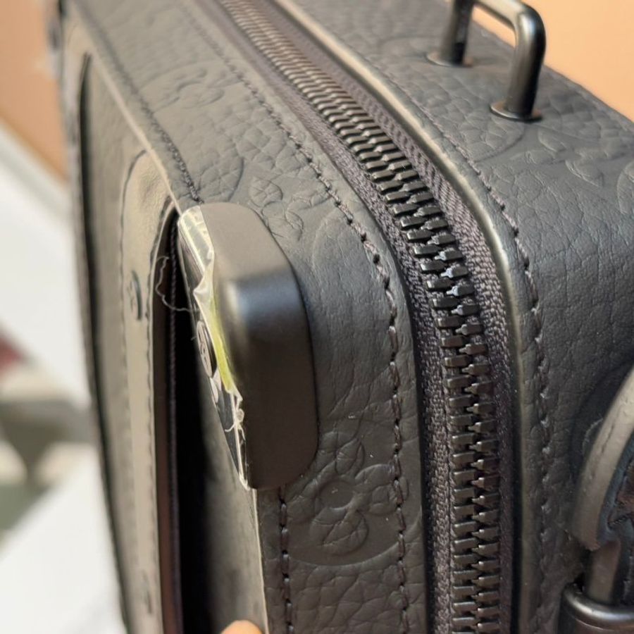 ::LOUIS VUITTON:: LV M59163 HandleSoftTrunk黑壓紋箱型手提斜背包-31