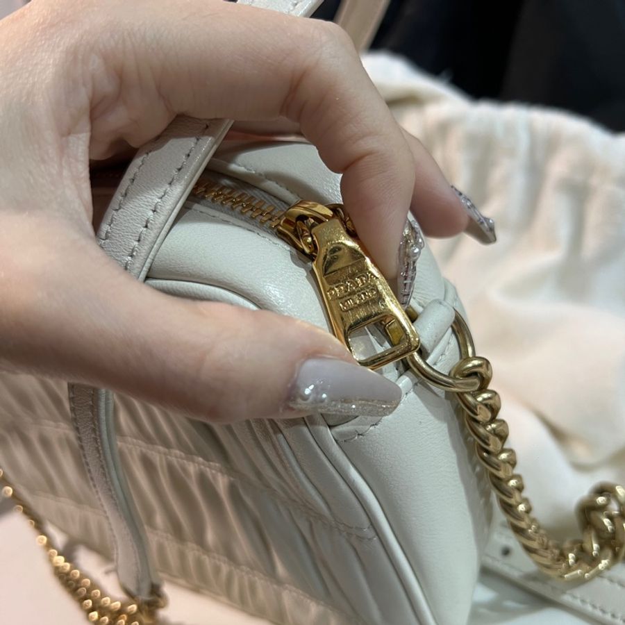 Prada Matelassé camera bag 相機包 白金配色-4