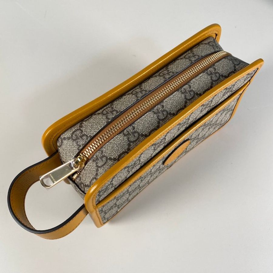 🔹全新品🔹 GUCCI GG Supreme PVC 塗層帆布 芥末黃 拉鍊 手提 手拿包-4