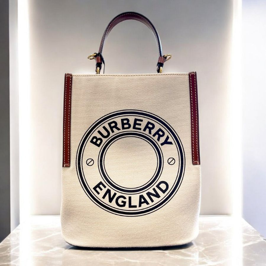 BURBERRY米白圓徽LOGO水桶包-0