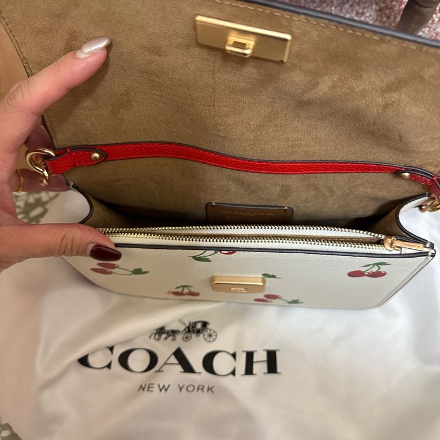 coach櫻桃包-2