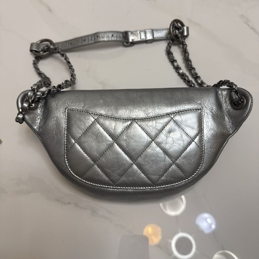 Chanel 銀色腰包Belt bag-1