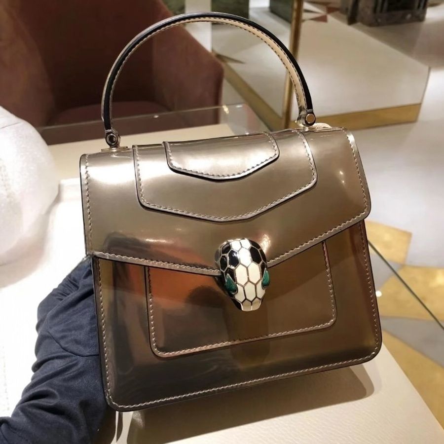 ✨快閃特價✨Bvlgari 281217 Serpenti Forever 金屬刷紋小牛皮包 古銅色-4
