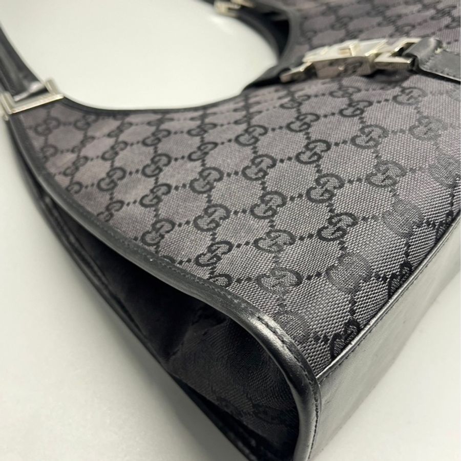 🏷️ Gucci Jackie hobo-9