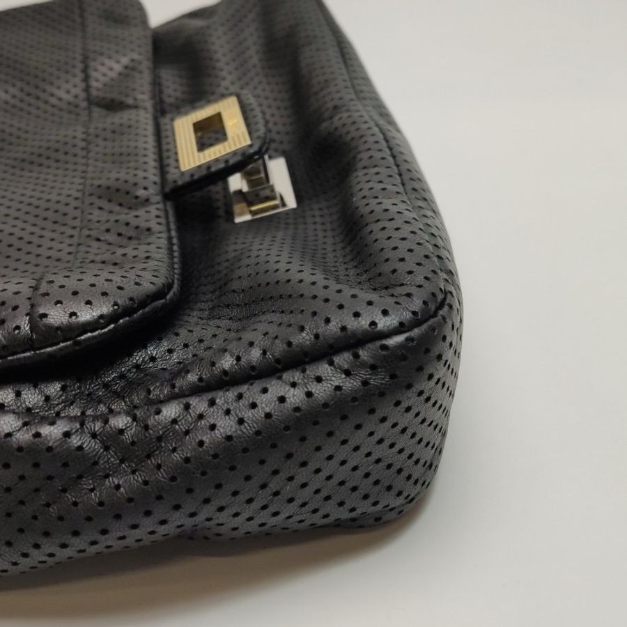 Chanel2.55 Bag羊皮純色網孔矩形旋扣翻蓋單肩包-13
