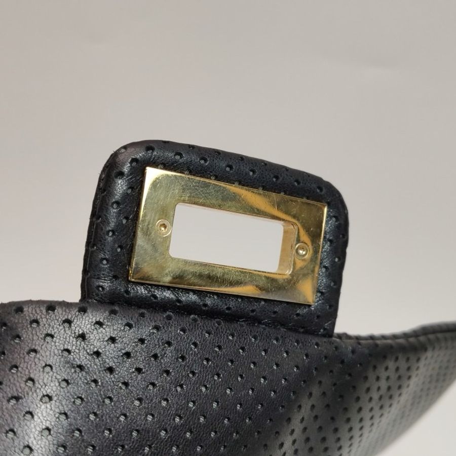 Chanel2.55 Bag羊皮純色網孔矩形旋扣翻蓋單肩包-21