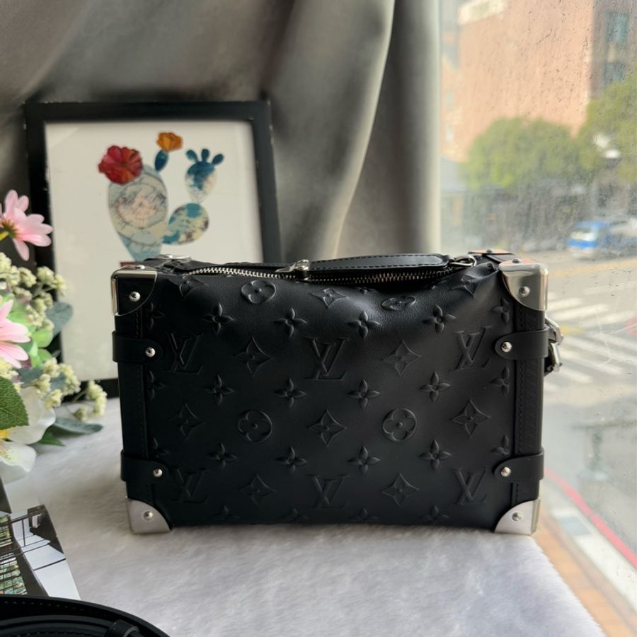 Louis Vuitton Side Trunk MM 硬箱造型牛皮手提/斜背二用包(黑色) M21709-5