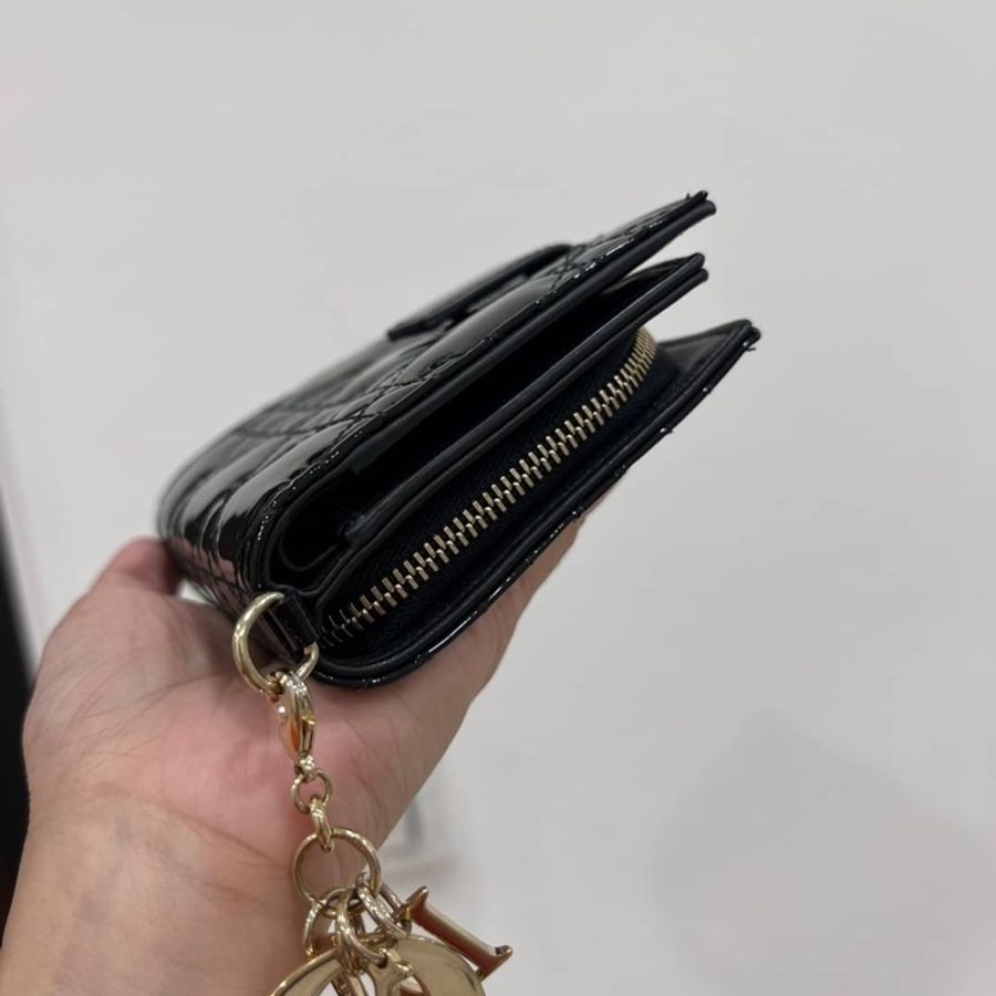 Dior 迪奧 Lady Dior藤格纹亮面 黑色經典金logo 皮夾 短夾 錢包-6