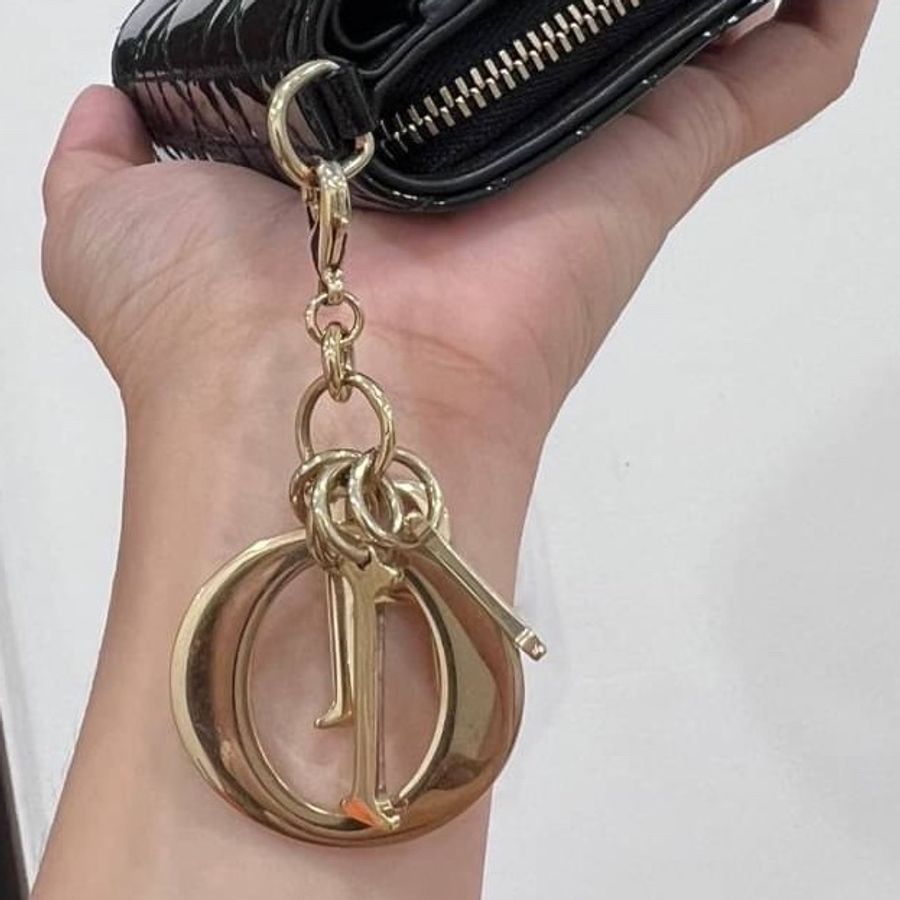 Dior 迪奧 Lady Dior藤格纹亮面 黑色經典金logo 皮夾 短夾 錢包-11