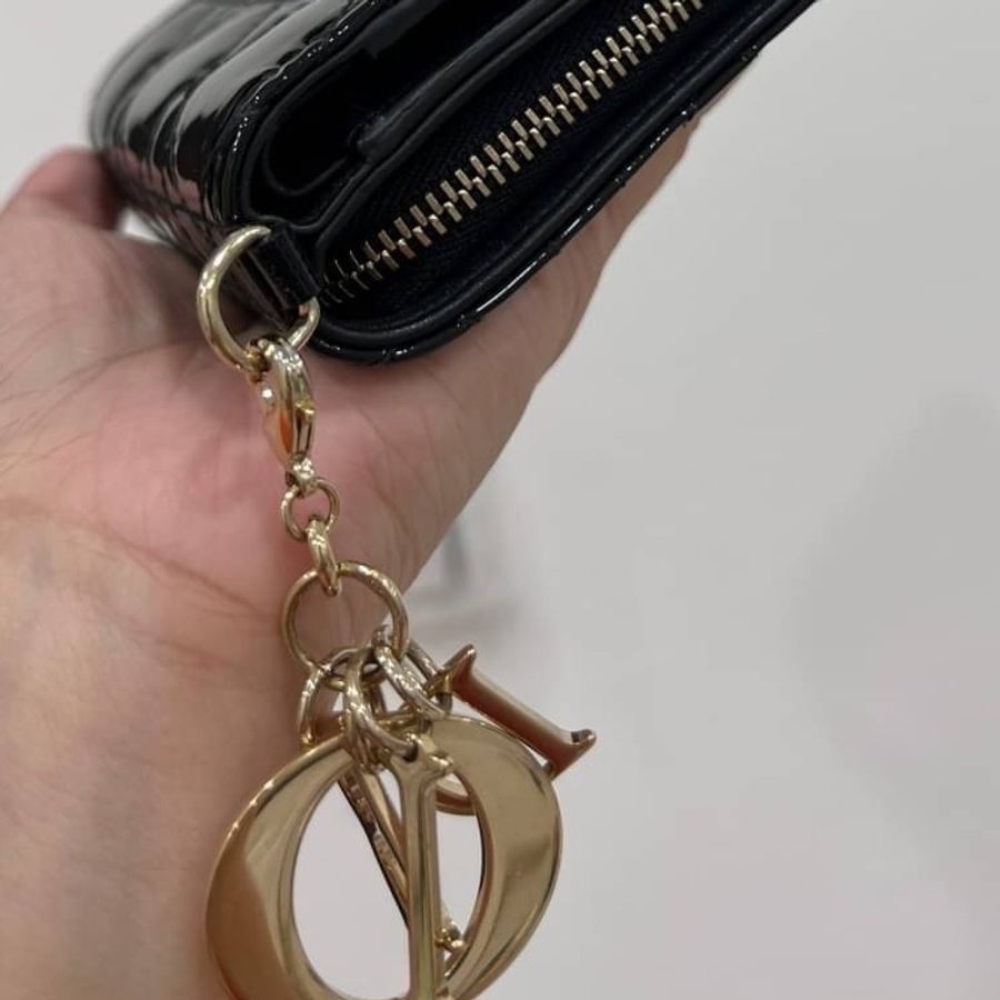 Dior 迪奧 Lady Dior藤格纹亮面 黑色經典金logo 皮夾 短夾 錢包-13