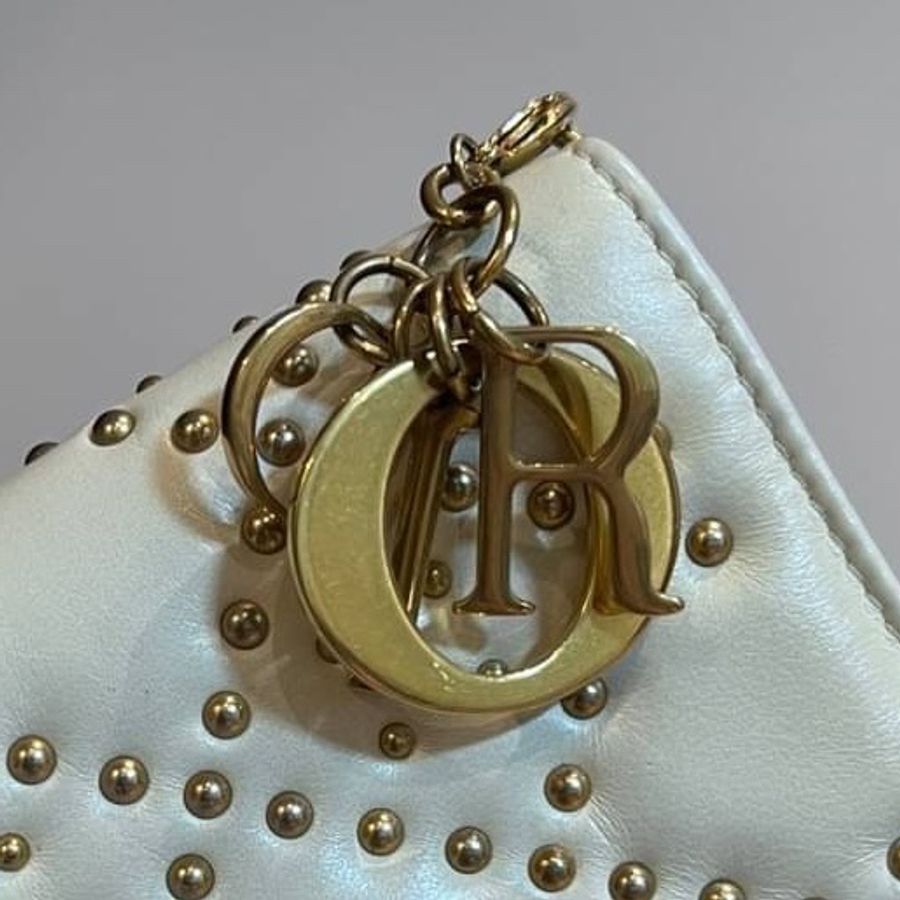 真品Dior 迪奧 卯釘 羊皮 白色 短夾 卡夾 皮夾 皮包 錢包logo吊飾可拆-23