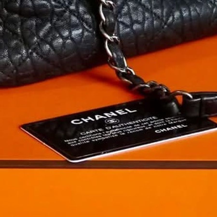 Chanel Mumbai 黑銀荔枝牛皮中性肩背包-13