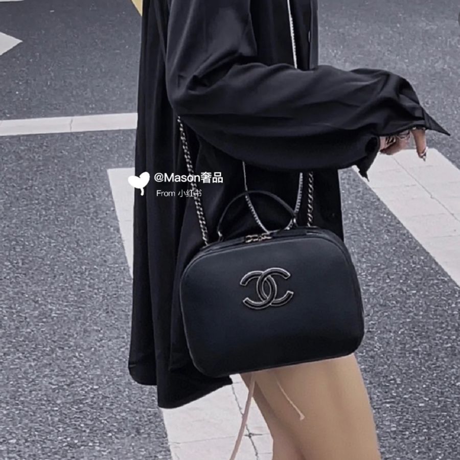 Chanel 黑色斜揹包-0