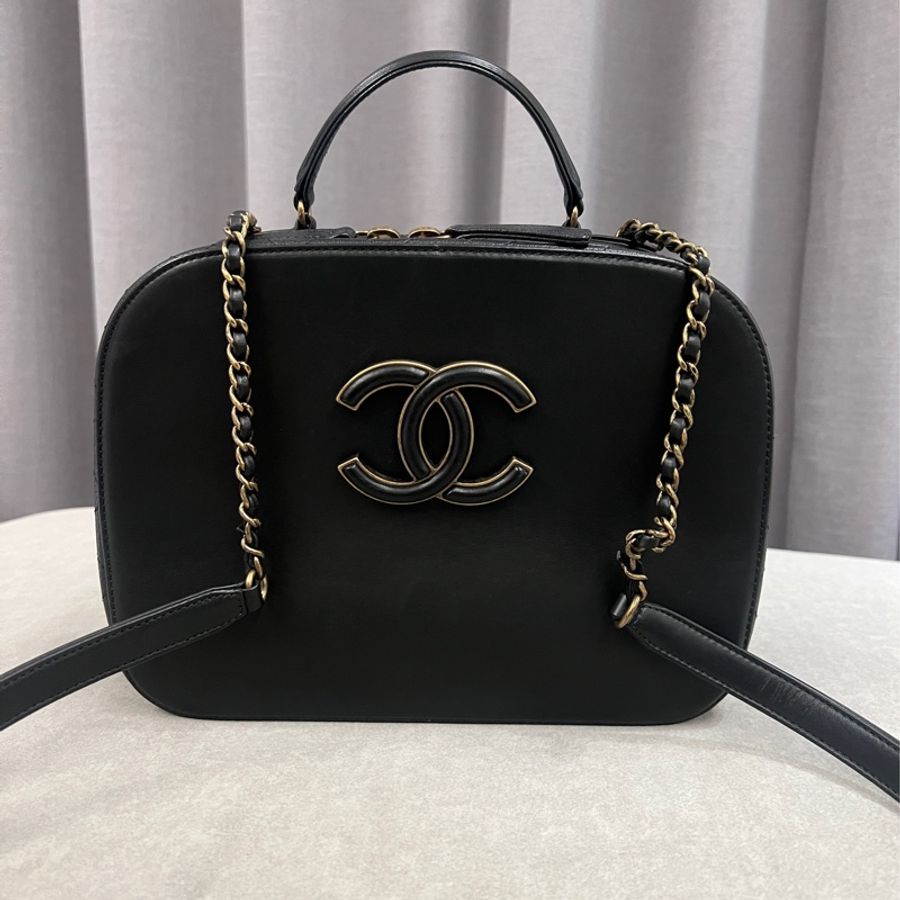 Chanel 黑色斜揹包-6