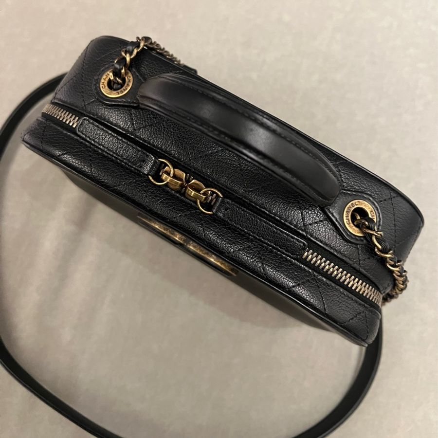 Chanel 黑色斜揹包-7