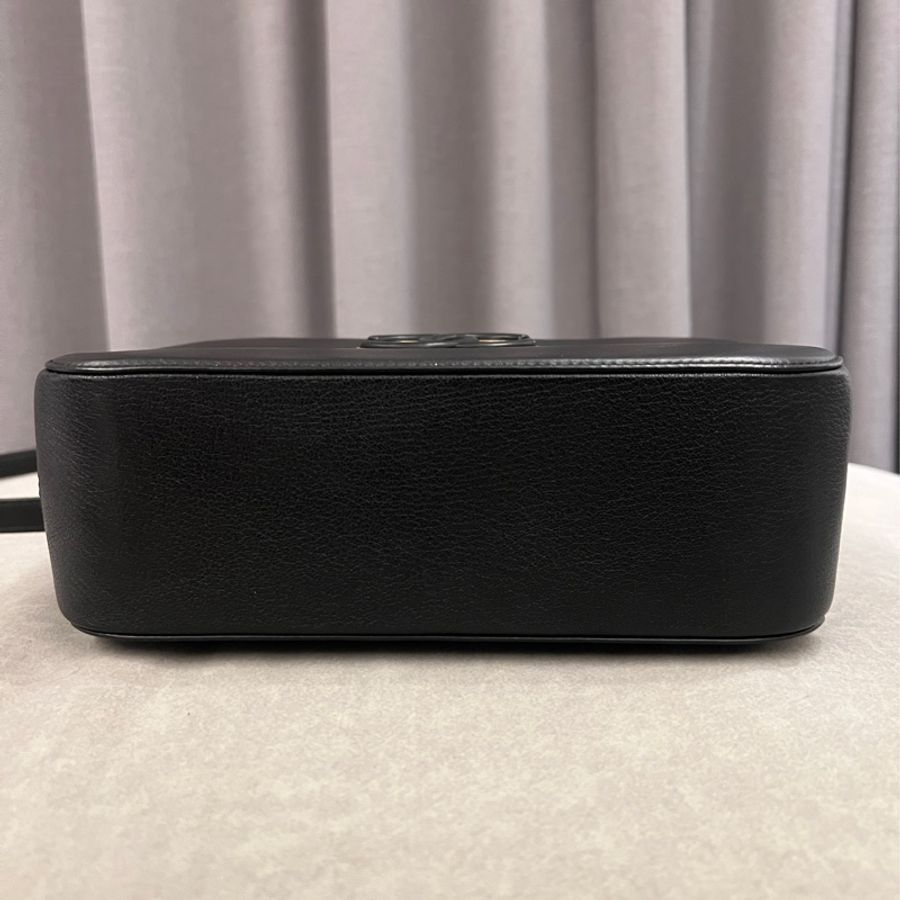 Chanel 黑色斜揹包-12