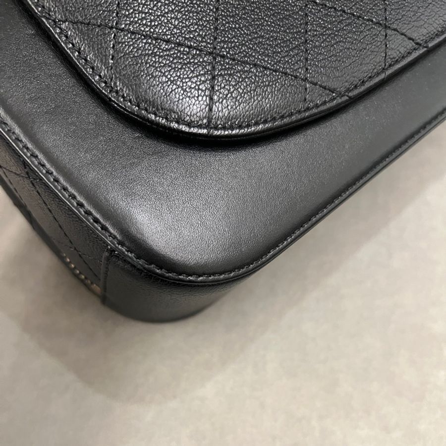 Chanel 黑色斜揹包-15