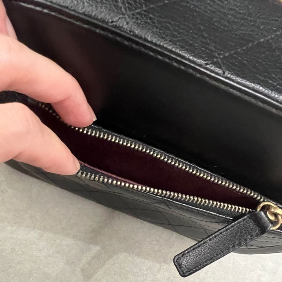 Chanel 黑色斜揹包-17