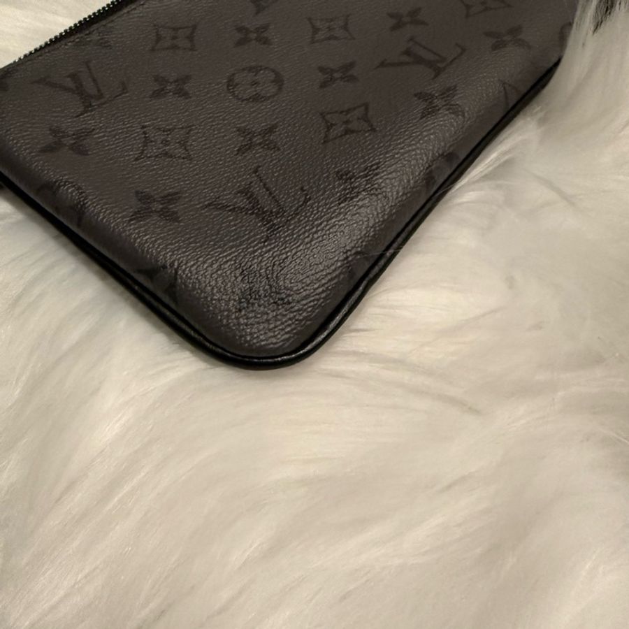 Louis Vuitton 路易威登 LV 三合一郵差包 Trio 斜背包 黑武士 灰色/黑色 近全新-9