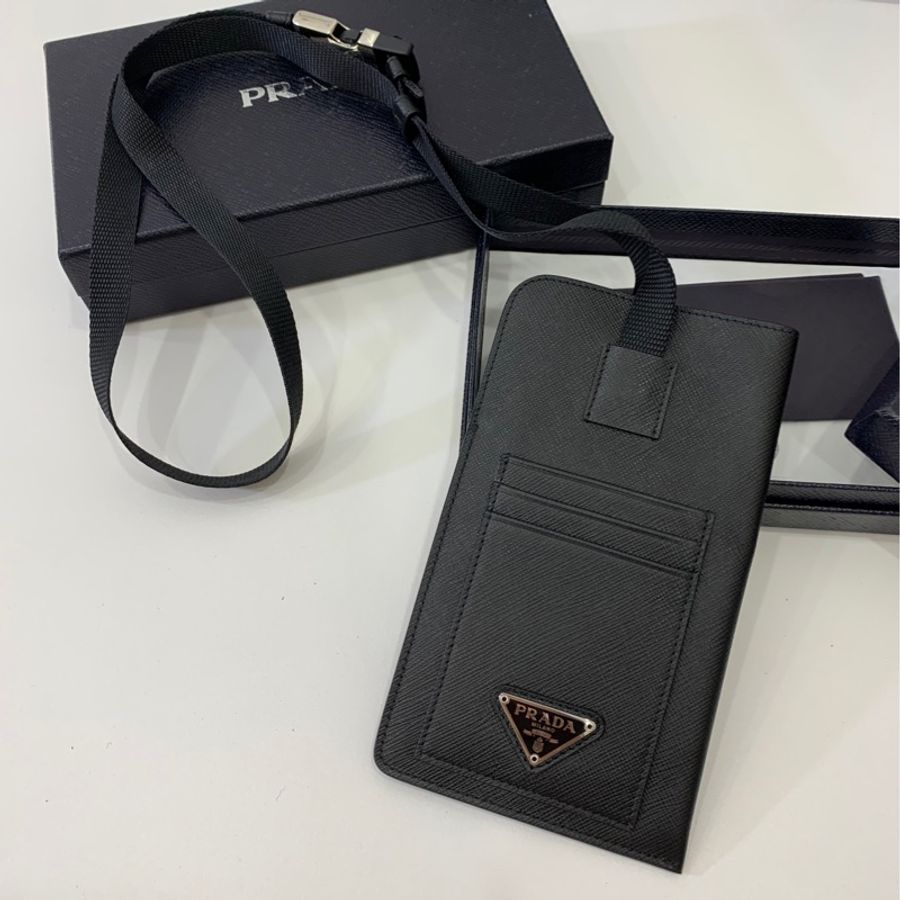prada 黑 防刮牛皮 十字紋 掛頸 卡包 卡夾 證件夾 證件套 手機包 斜背包-0