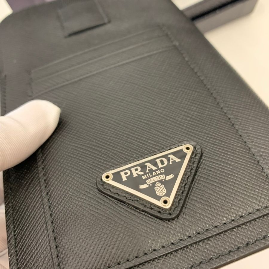 prada 黑 防刮牛皮 十字紋 掛頸 卡包 卡夾 證件夾 證件套 手機包 斜背包-7