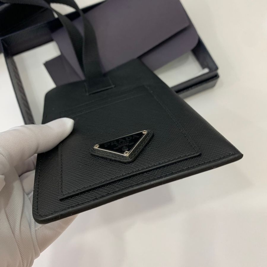 prada 黑 防刮牛皮 十字紋 掛頸 卡包 卡夾 證件夾 證件套 手機包 斜背包-8