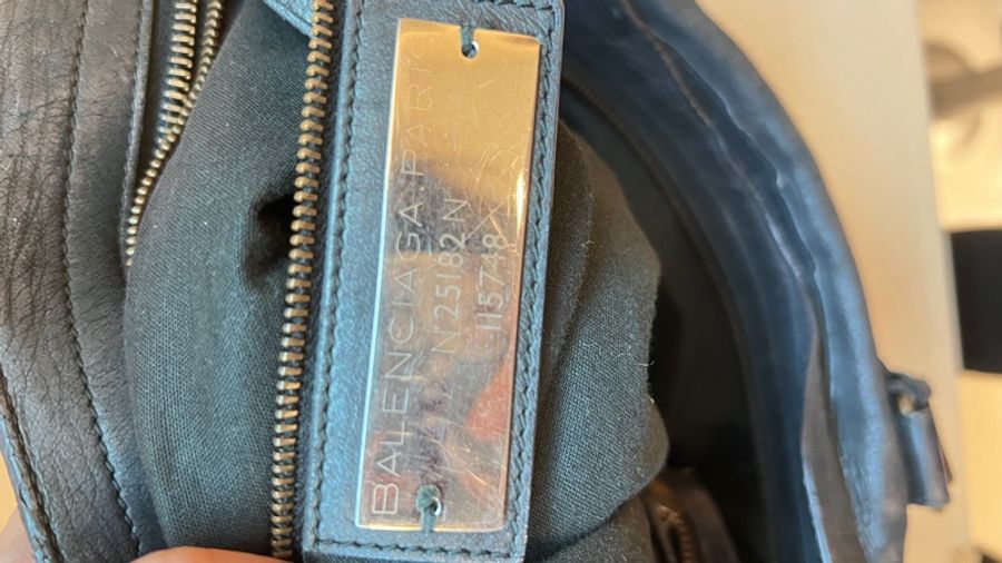 BALENCIAGA 巴黎世家Le City 小羊皮機車包-12