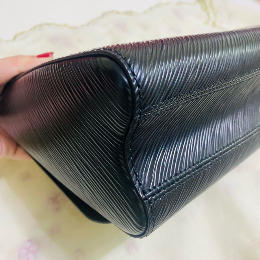 LV 草間彌生聯名款 twist 水波紋包-17