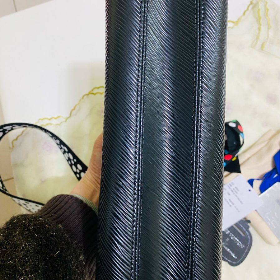 LV 草間彌生聯名款 twist 水波紋包-21