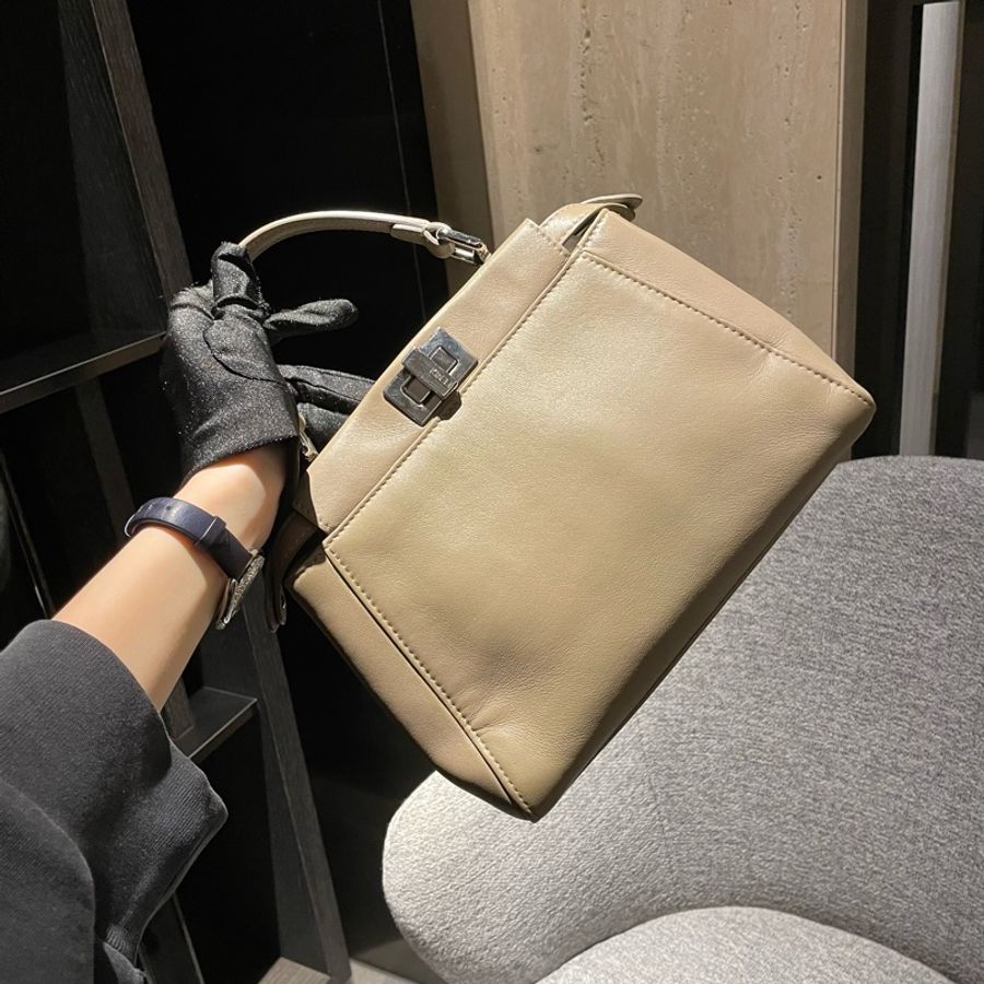 99新✨超可愛❤️ #Fendi #芬迪 #peekboo #mini #躲貓貓-9