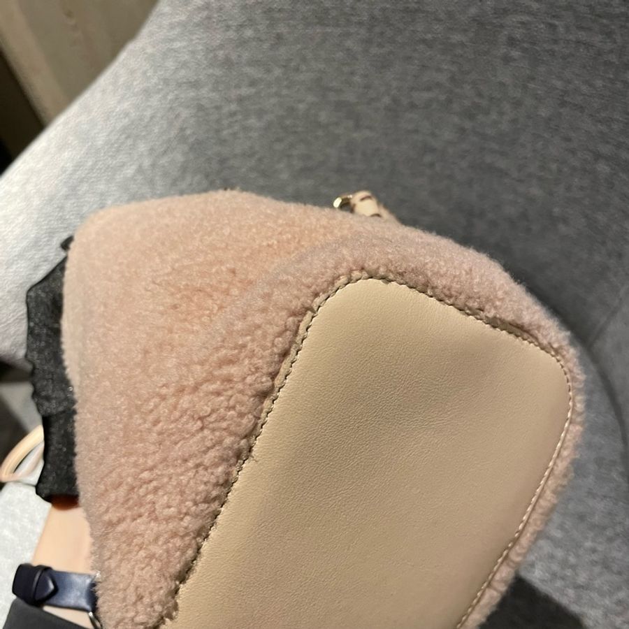 超可愛❤️99新✨ #Fendi #芬迪 #水桶包 #mini #毛茸茸-17
