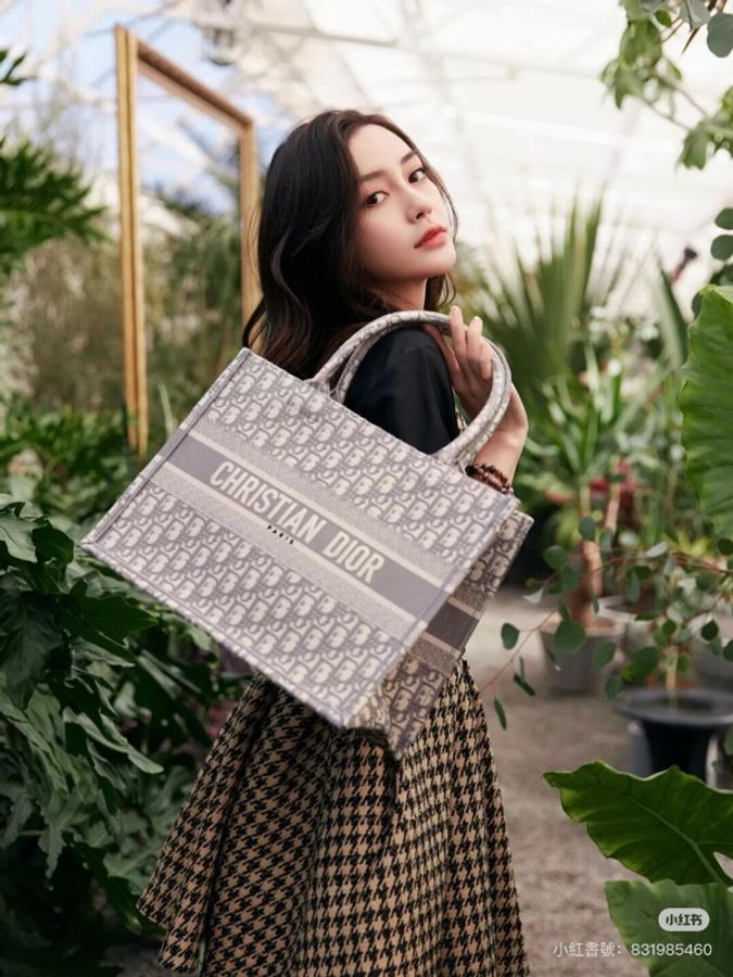 ෆ Dior book tote大象灰色中號🩶Angela baby同款-0
