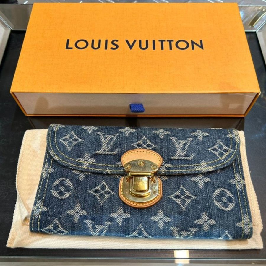 【LV經典牛仔】Louis Vuitton Portefeuille Amelia Monogram 牛仔布長夾-1