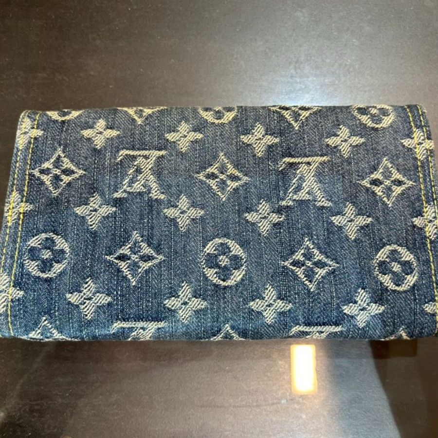 【LV經典牛仔】Louis Vuitton Portefeuille Amelia Monogram 牛仔布長夾-2