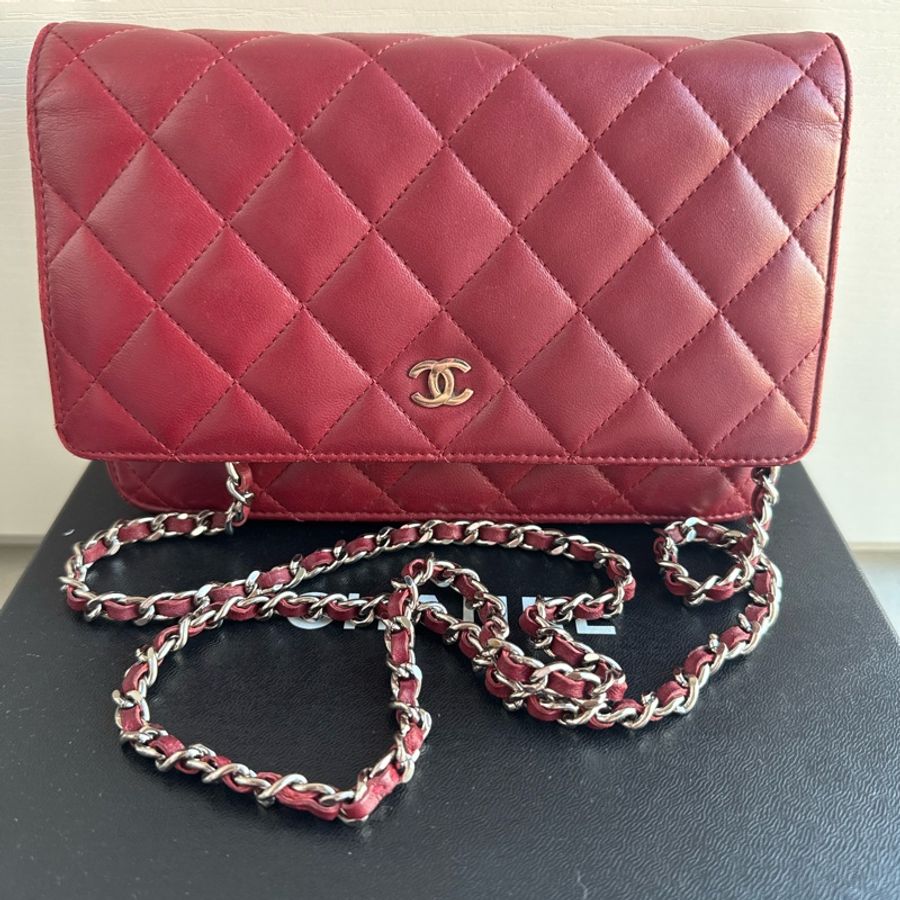 Chanel wallet on chain-0