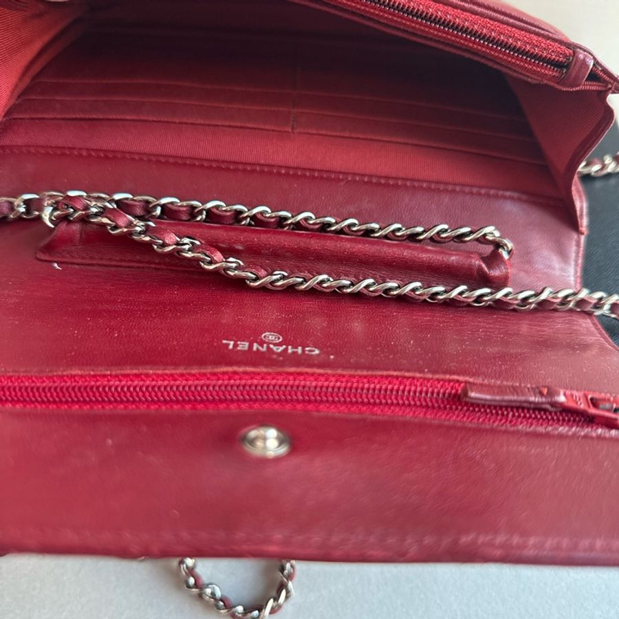 Chanel wallet on chain-8