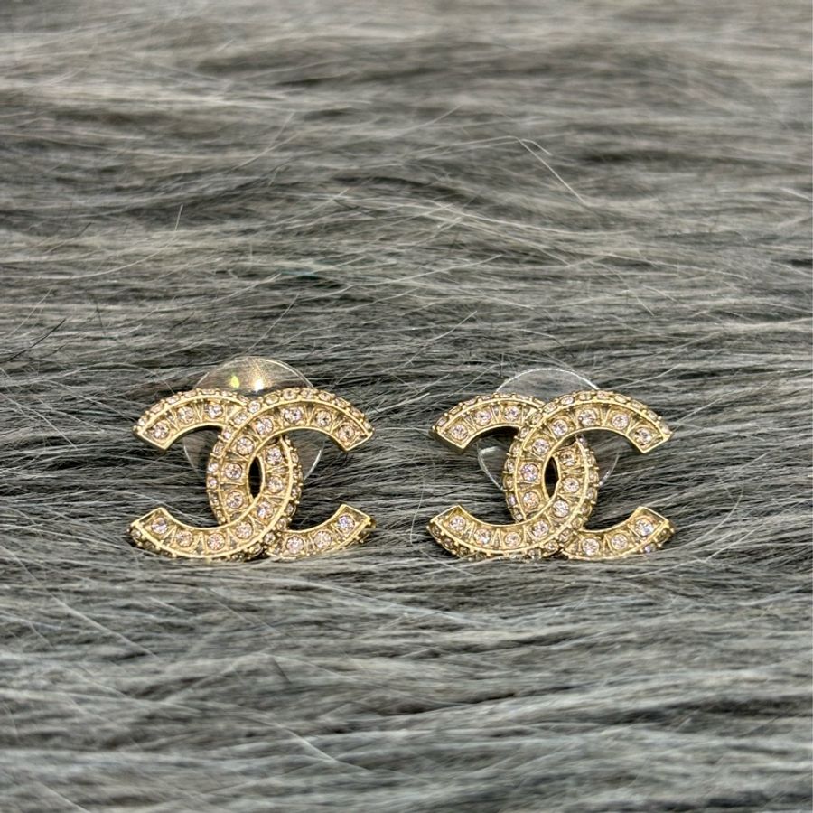 CHANEL A86504 香奈兒金色雙C 雙層雙排水鑽 LOGO 小香立體螺旋 耳環-0
