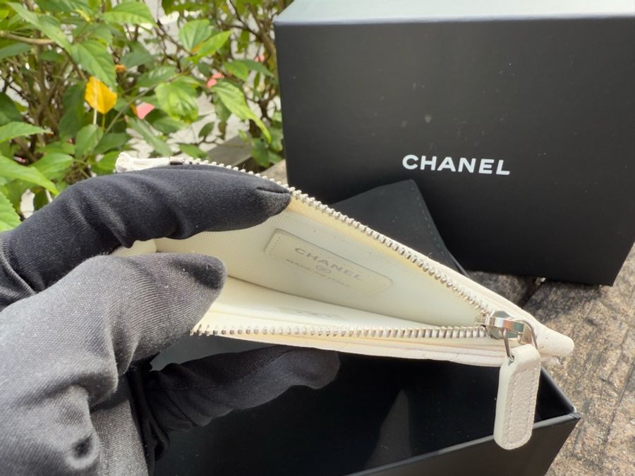全新CHANEL白色CF款銀釦拉鏈卡片零錢包AP2570-6